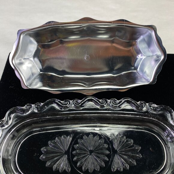 Vintage MCM Butter Dish Glass and Metal Starburst Lid - Picture 7 of 11